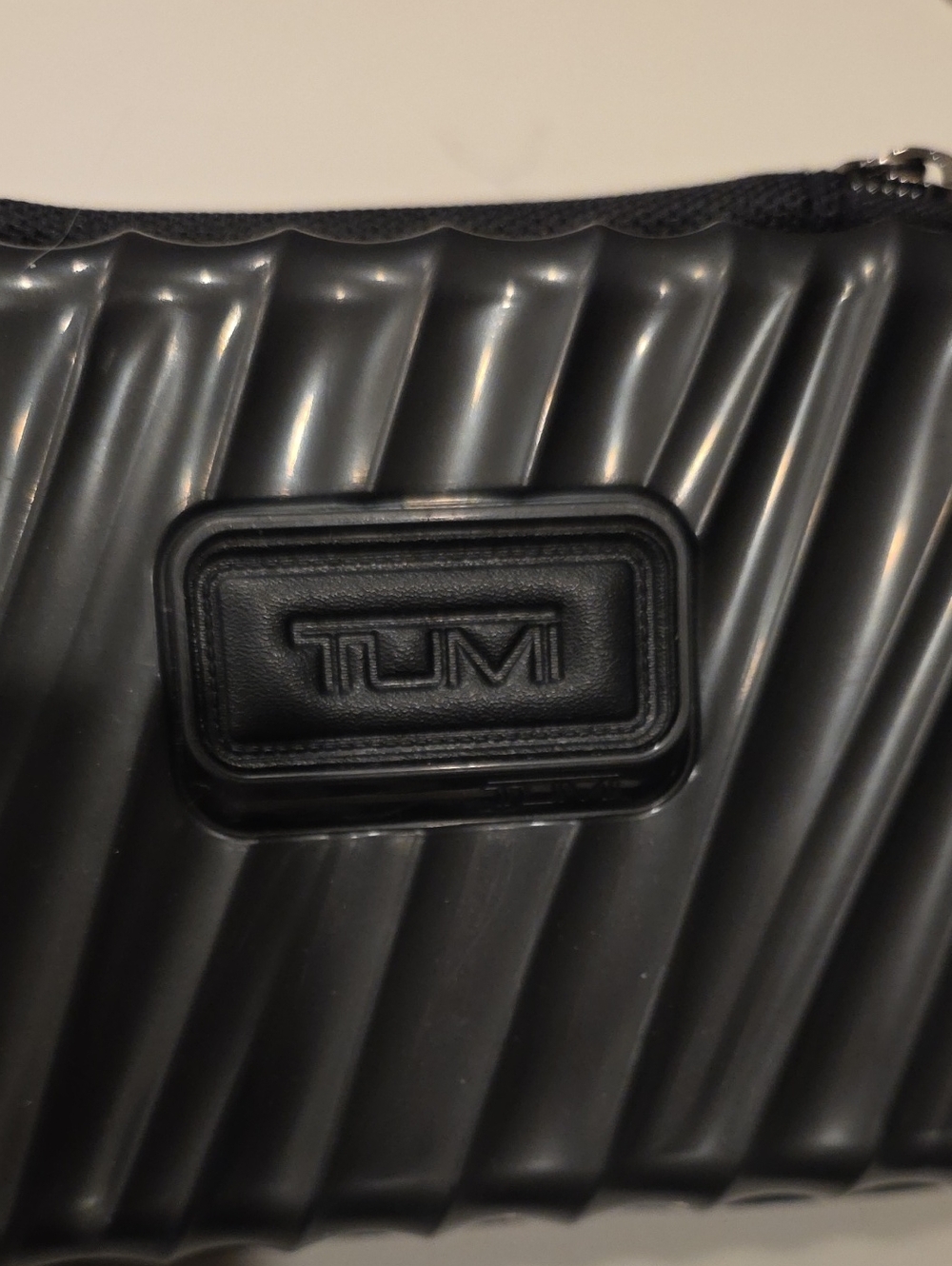 TUMI For Delta Black Hard Shell Cosmetic Toiletries Zip Travel Case - Picture 2 of 4